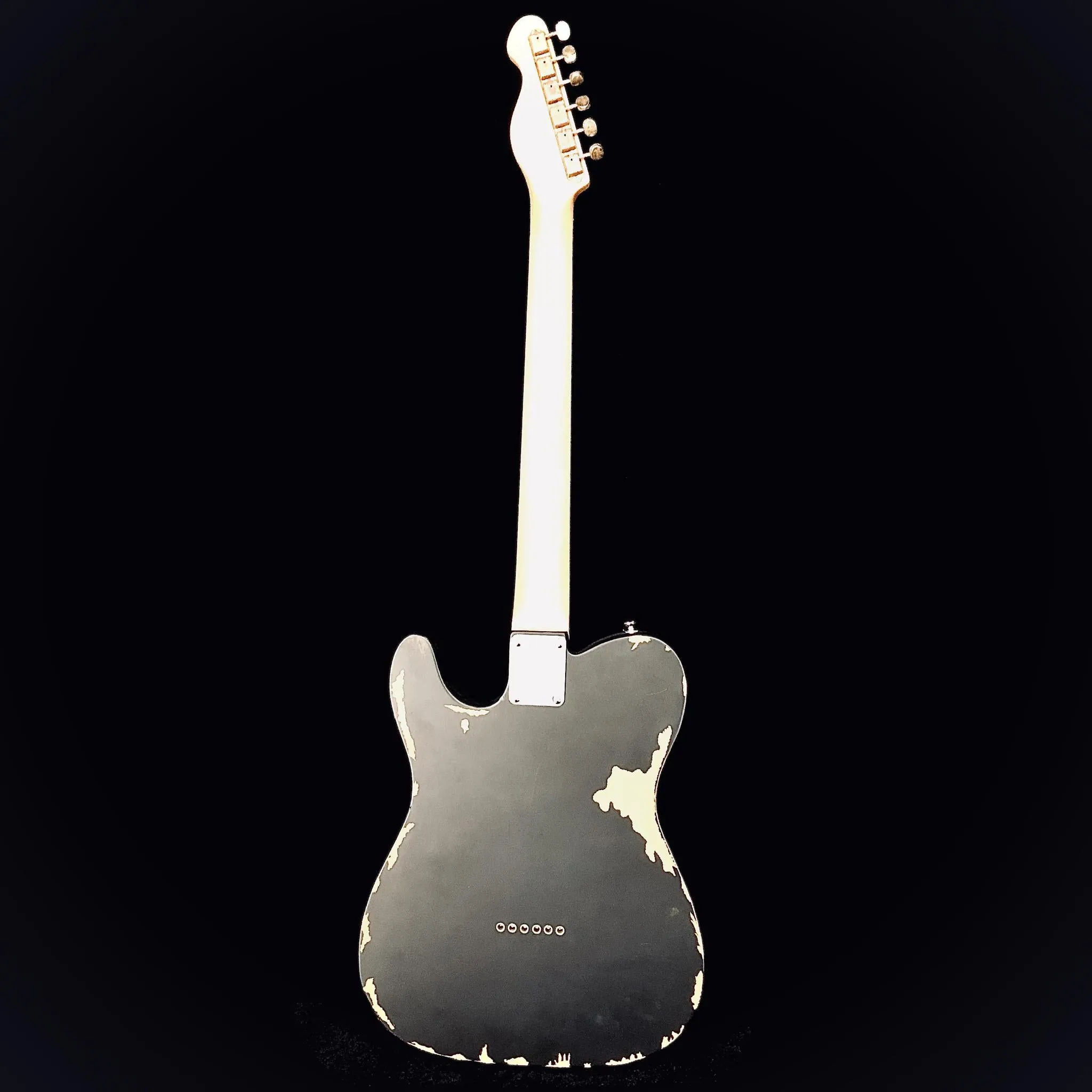 VINTAGE V62 ICON ~ DISTRESSED BLACK